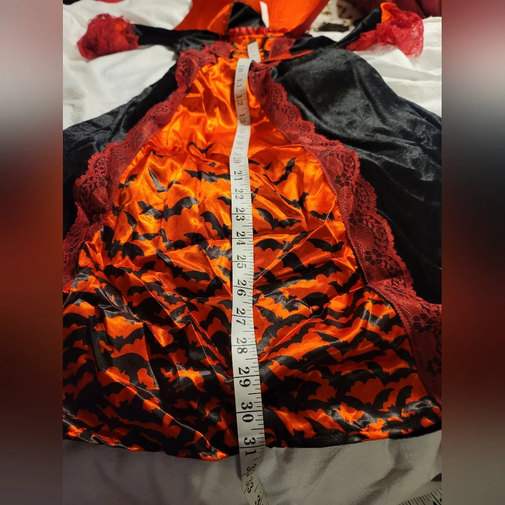 NWT VAMPIRE PRINCESS GIRLS SMALL